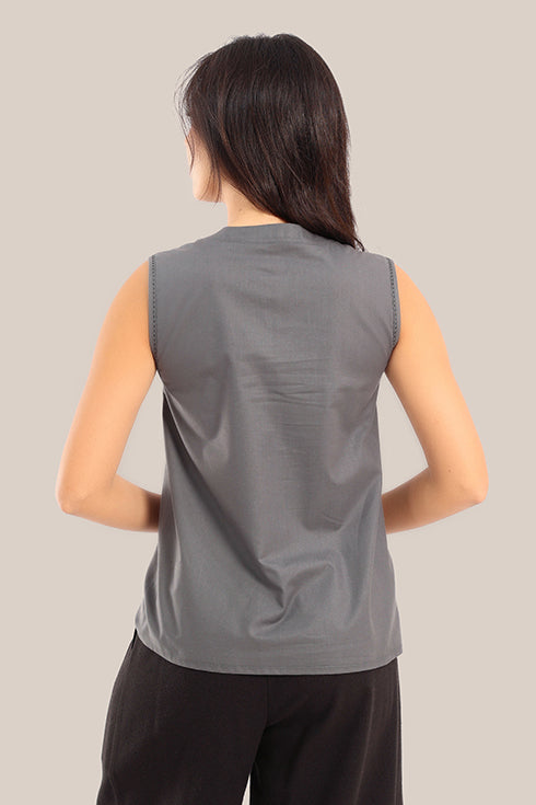 Embroidered sleeveless cotton round neckline top